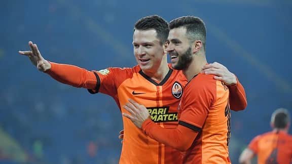 イェウヘン・コノプリャーンカのインスタグラム：「➕3️⃣ points ⚽️ @fcshakhtar ⚒」