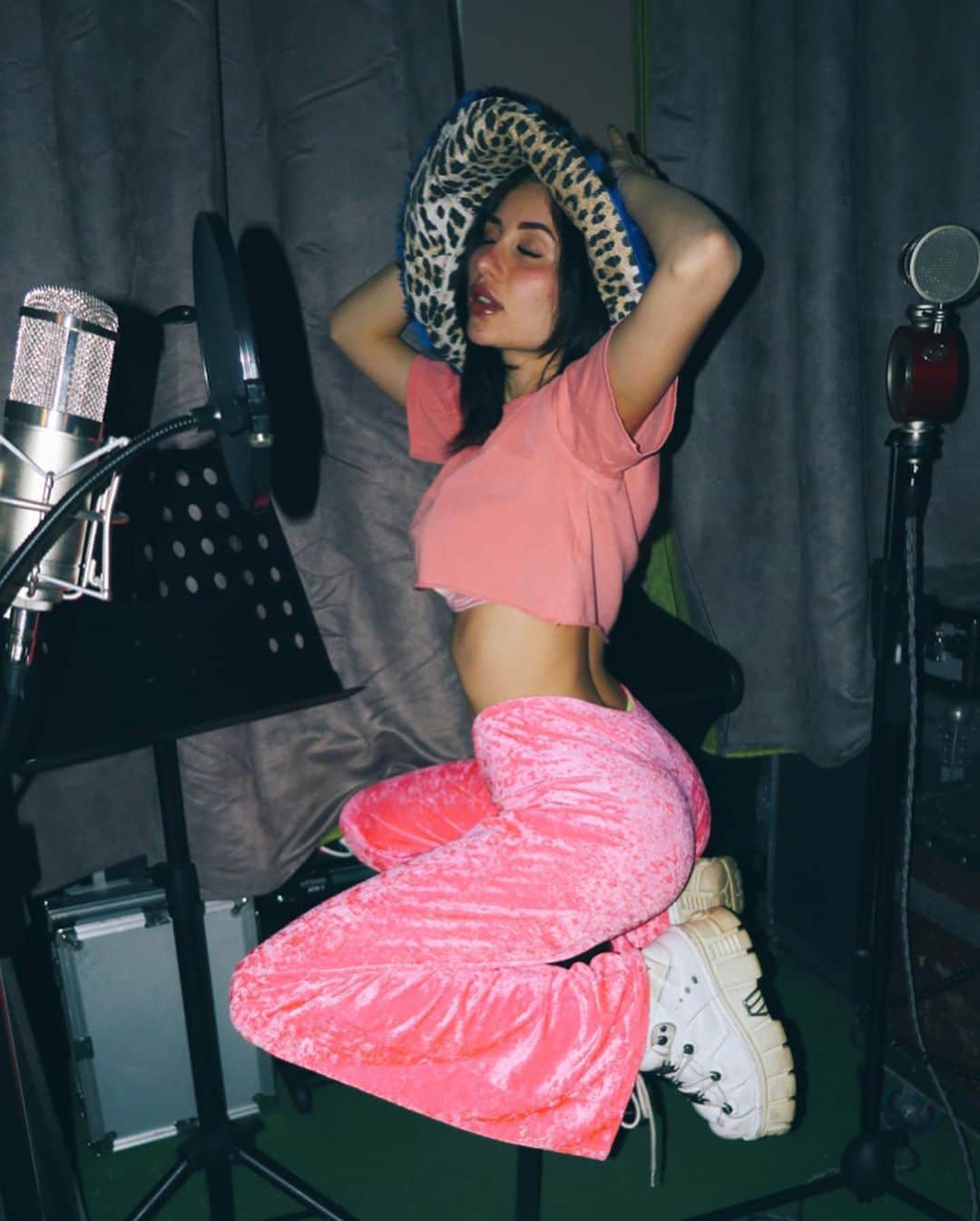 Greta Menchiのインスタグラム：「SOLO BLOODY COSE BELLE 🔭✨🪐」