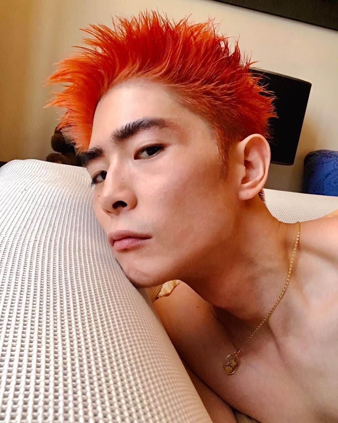 のインスタグラム：「💬😶」