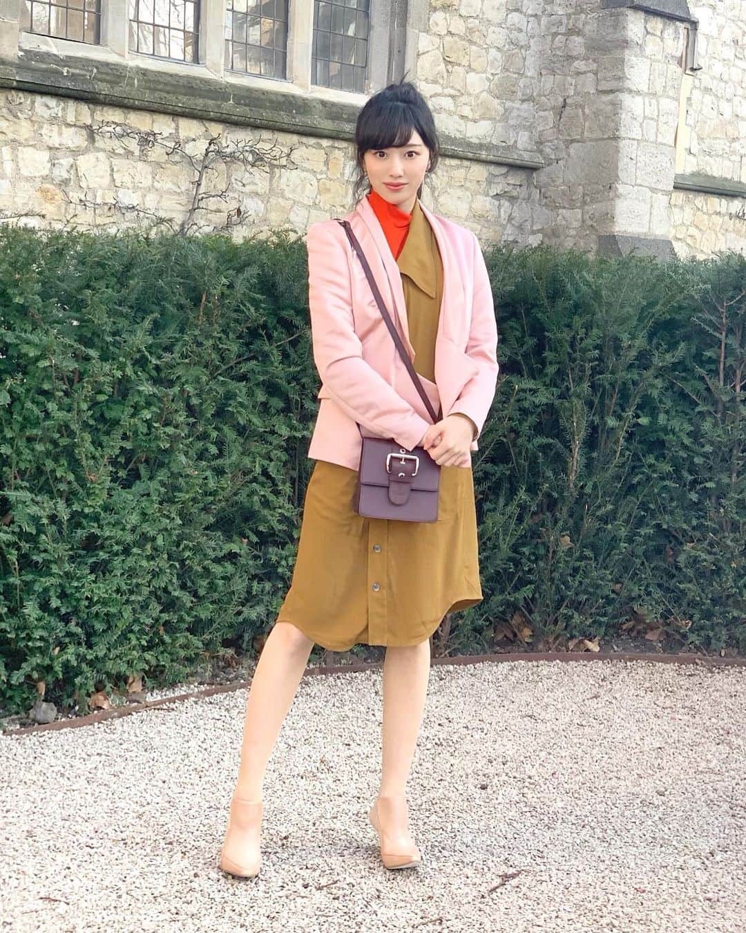 sakiのインスタグラム：「. 懐かしい写真📷☺️💓 (最近写真撮ってません🥺) . . #fashion #vivianwestwood #cordinate #ootd #London #ポニーテール」