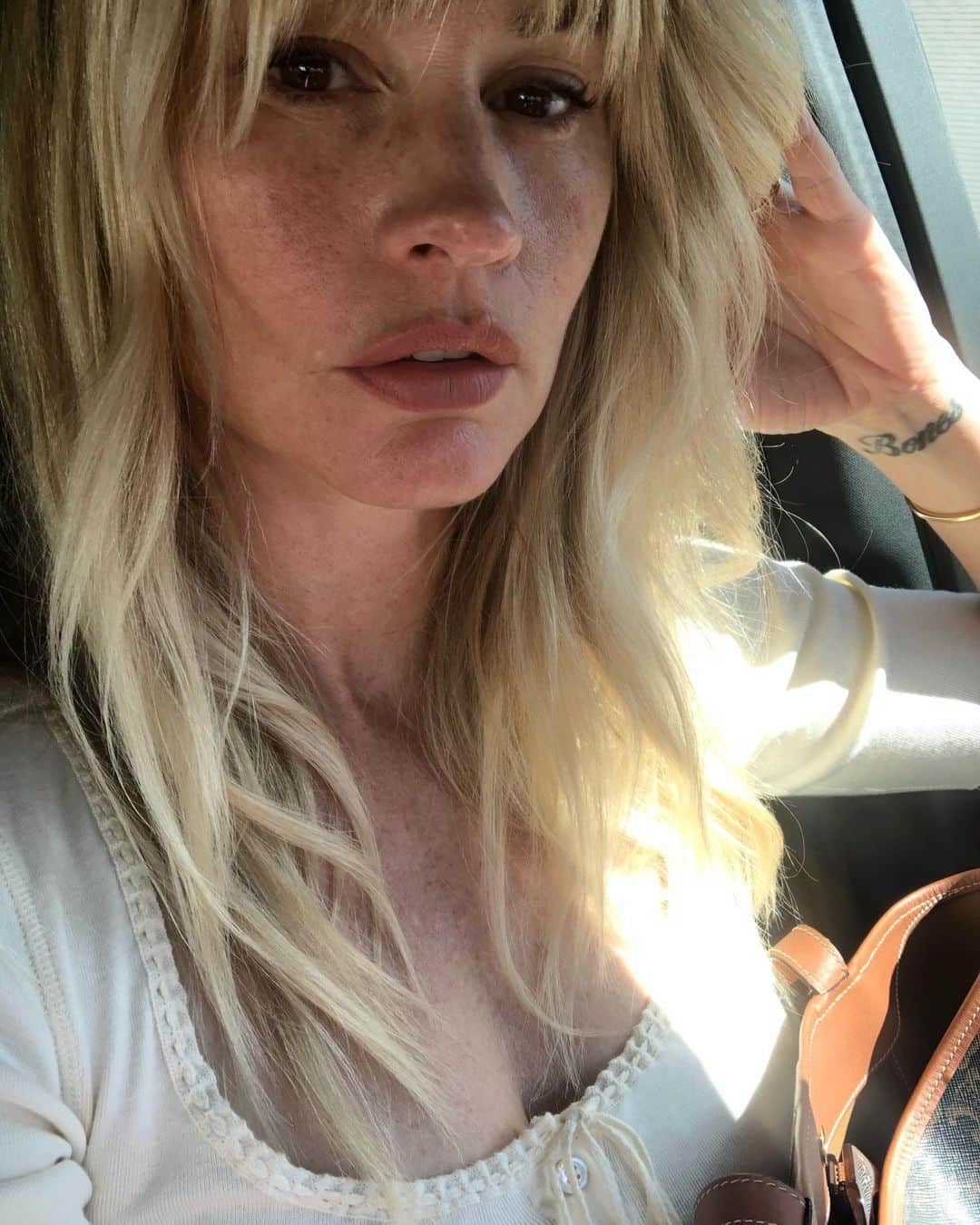 キャメロン・リチャードソンのインスタグラム：「Getting the best blonde by @gracezip  makes me rip a selfie」