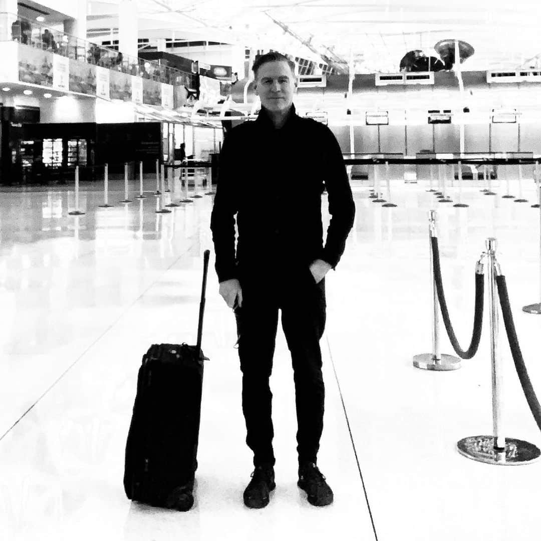 ブライアン・アダムスのインスタグラム：「On the way to Tallinn, Estonia 🇪🇪 @fotografiska.tallinn #bryanadamsshinealight #bryanadamsexposed」