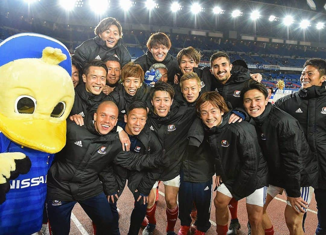 横浜F・マリノスさんのインスタグラム写真 - (横浜F・マリノスInstagram)「📸#シャシン . . #fmarinos #一体感 #チームワーク #ハードワーク #marinosfamily」3月5日 8時52分 - yokohamaf.marinos