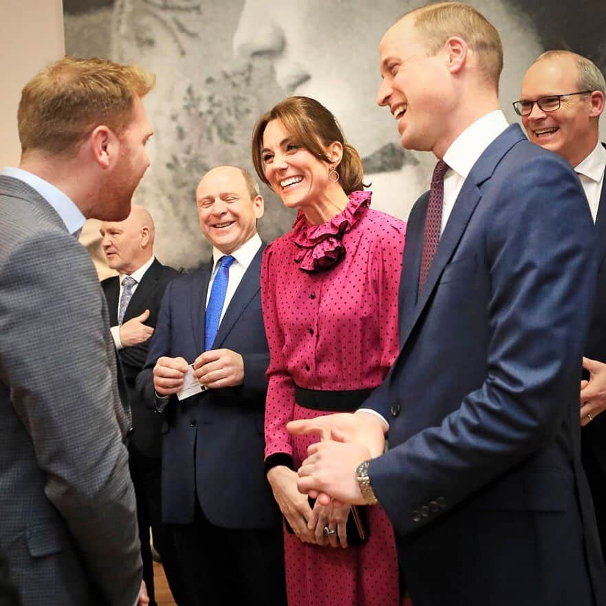 ウィリアム（ケンブリッジ公）さんのインスタグラム写真 - (ウィリアム（ケンブリッジ公）Instagram)「The Duke and Duchess of Cambridge were welcomed by the Irish Tánaiste Simon Coveney to a reception in the @moli_museum in Dublin.  Speaking this evening, The Duke said: • "I am confident that friendship, understanding and a shared vision for a peaceful and prosperous future 🇮🇪🇬🇧 will ensure that the unique and precious bond between our people is not broken. • My family is determined to continue playing our part in protecting, preserving and strengthening that bond". • Swipe 👉 to see more from this evening's reception. #RoyalVisitIreland」3月5日 8時53分 - princeandprincessofwales