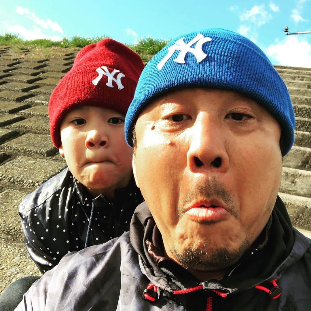 永田裕志さんのインスタグラム写真 - (永田裕志Instagram)「おはようございますゼァ。 今朝は久しぶりに息子と朝練習しました。 足の筋力がアップしたおかげで、かなり力強く走れました。 息子共々いつでも出撃出来るよう、永田裕志51歳今日も頑張りますゼァ。」3月5日 9時07分 - yuji_nagata