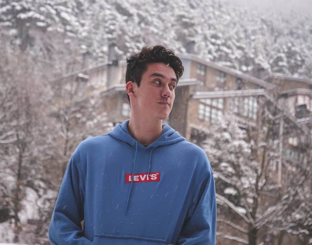 じゅんのインスタグラム：「スキーしたい 🌨️⛷️」