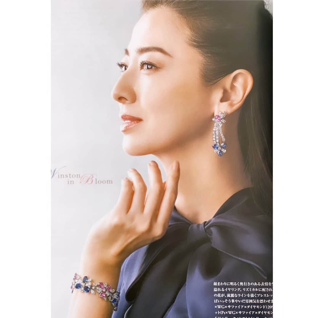 のインスタグラム：「家庭画報　4月号 ハリー・ウィンストン 花開く煌めきのガーデン　より  @kateigaho @harrywinston  #magazine #kateigaho #家庭画報#haruka#春香#model#モデル#jewelry #ハリーウィンストン」