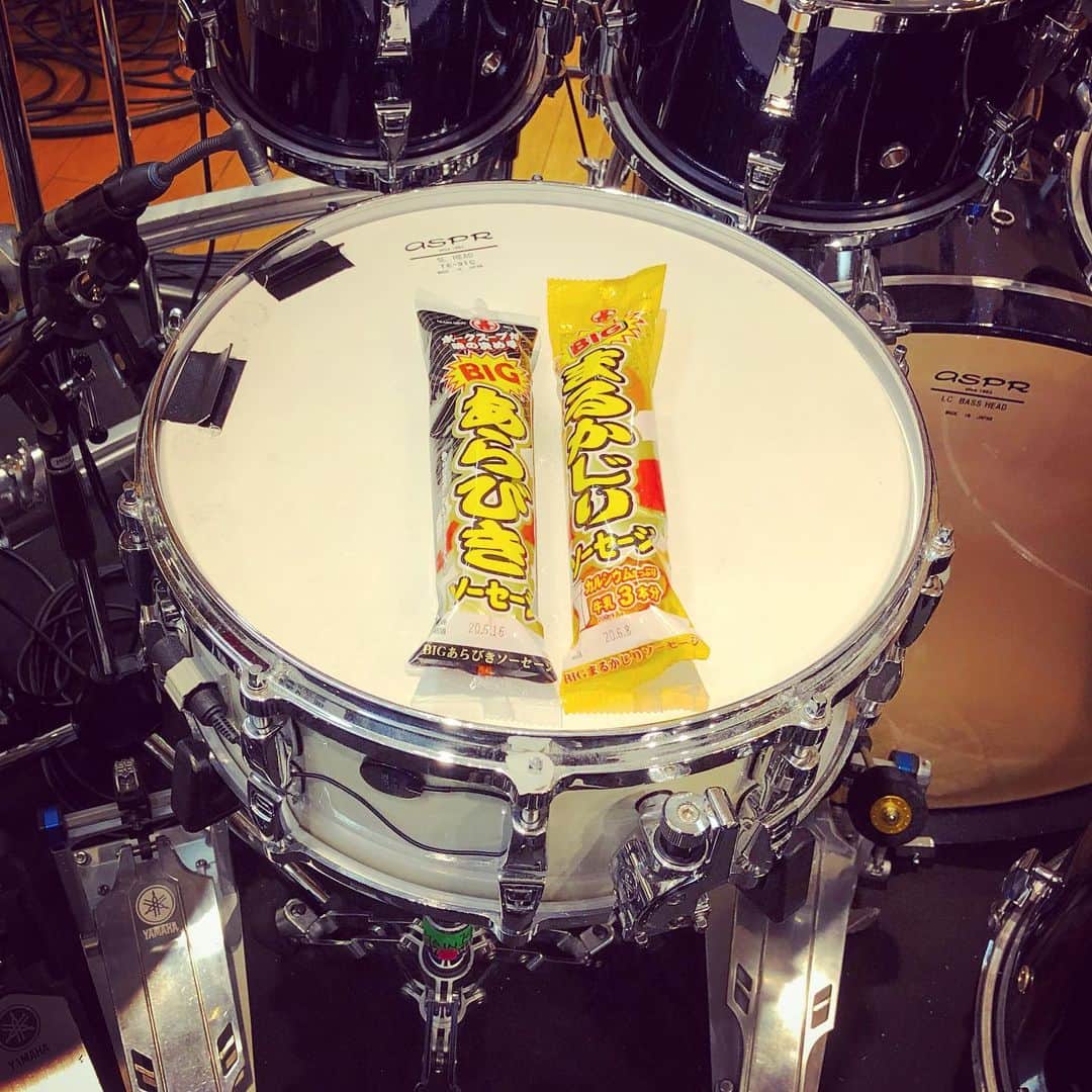 坂東慧のインスタグラム：「リハリハリハ #yamahadrums #zildjiancymbals #zildjiansticks #aspr #westone #cympad #tour #rehearsal」