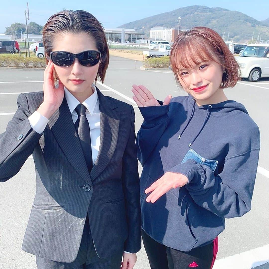 林田雪菜さんのインスタグラム写真 - (林田雪菜Instagram)「🕴#完全一致 . #見たことあるなと思った#🕴#これだ#でもこれなんの絵文字かな #若っ人ランド#逃走中#ハンター#熊本市西区#ハンター林田#我ながら再現率高め#スーツ#サングラス#オールバック#あまり見せることがなかった富士額#私といえば富士額#日本髪似合うよ笑#🗻#最近のロケ#見た人にはわかる#痛かった…」3月5日 13時15分 - hayashidayukina