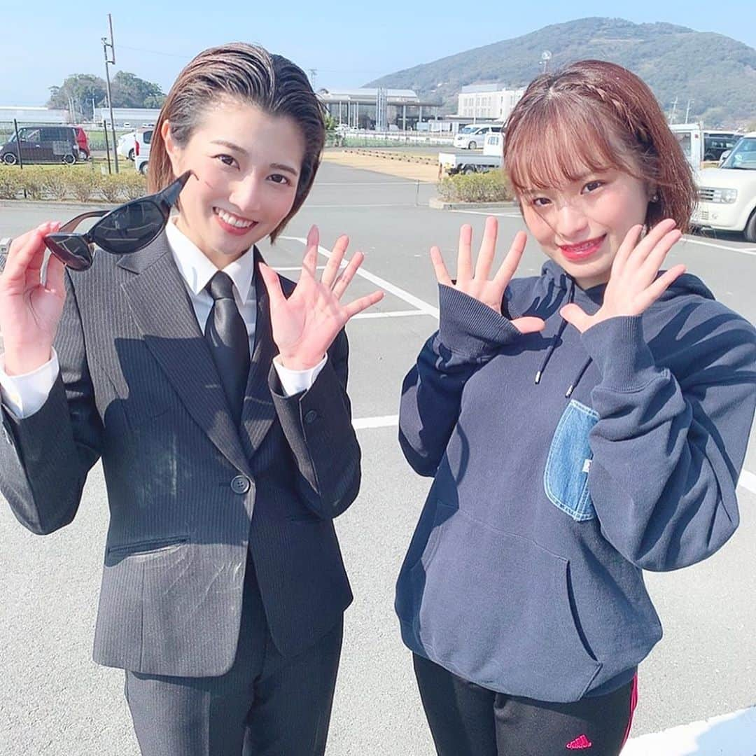 林田雪菜さんのインスタグラム写真 - (林田雪菜Instagram)「🕴#完全一致 . #見たことあるなと思った#🕴#これだ#でもこれなんの絵文字かな #若っ人ランド#逃走中#ハンター#熊本市西区#ハンター林田#我ながら再現率高め#スーツ#サングラス#オールバック#あまり見せることがなかった富士額#私といえば富士額#日本髪似合うよ笑#🗻#最近のロケ#見た人にはわかる#痛かった…」3月5日 13時15分 - hayashidayukina