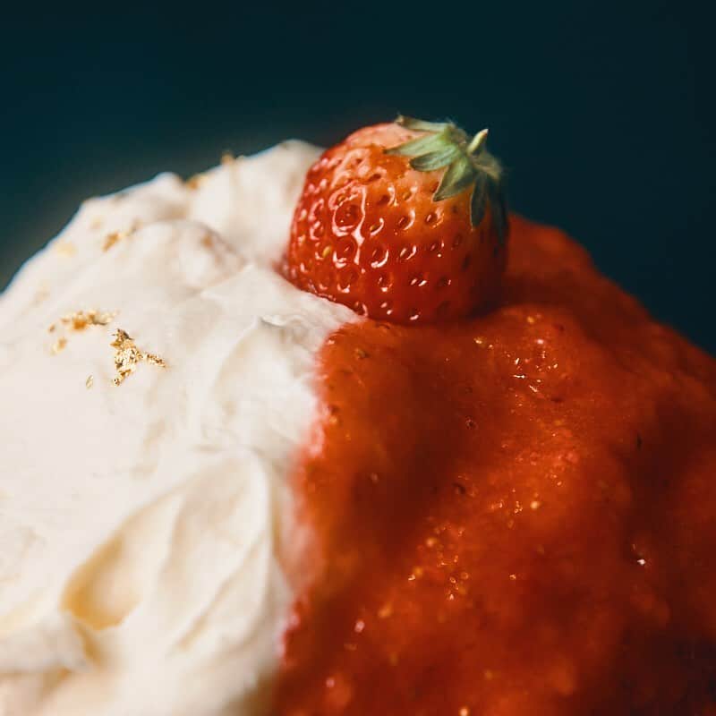 PARCO_ya上野さんのインスタグラム写真 - (PARCO_ya上野Instagram)「国産ブランド苺を、ふんだんに丸ごと使用した季節限定 かき氷 「苺姫/Ichigo-hime」﻿ ﻿ 苺の純粋な甘さと特製ミルク。﻿ 濃厚に仕上げたチーズクリームの豊かな風味をあしらった、くろぎ渾身の季節限定かき氷です。﻿ ﻿ <shop information>﻿ カフェバー﻿ 1F : 廚 otona くろぎ﻿ TEL : 03-6284-2796﻿ ﻿ @kuriya.otona﻿ #PARCO_ya #parcoya #パルコヤ #パルコヤ上野 #廚otonaくろぎ #くろぎ #和菓子 #お菓子 #デザート #スイーツ #上野カフェ #上野カフェ巡り #上野散策 #上野グルメ #御徒町カフェ #上野スイーツ #東京スイーツ巡り #苺姫 #苺かき氷 #苺 #イチゴ  #カキ氷 #カキ氷部 #かき氷研究所 #かき氷巡り #かきごおりすと」3月5日 13時29分 - parco_ya_ueno