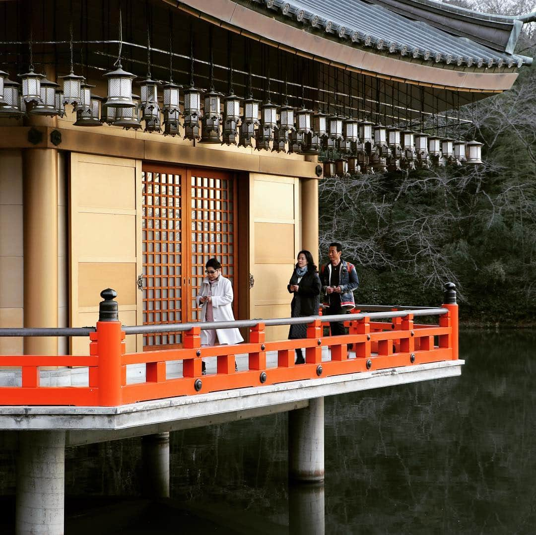 テレビ大阪「おとな旅あるき旅」さんのインスタグラム写真 - (テレビ大阪「おとな旅あるき旅」Instagram)「安倍文殊院。このお堂を7周してお参りするとご利益が…3人もしっかりお参り。  今週のおとな旅あるき旅（テレビ大阪）は、2週連続90分SPの第2弾！奈良編です！  ゲストは泉ピン子さんと坂本冬美さん。昨年5月の2時間半SPに続き、2回目の登場！ すっかり仲良しの3人で、春に訪れたい奈良まほろばの名所や美味を堪能します！飛鳥路を爽快にサイクリング！ 奈良は人生初旅というピン子さん、奈良の魅力に感激！冬美さんも関西弁バリバリで楽しんでます！お楽しみに！  3/7(土)18:30〜19:57  #おとな旅あるき旅#90分SP#2週連続#第2弾#テレビ大阪#三田村邦彦#泉ピン子#坂本冬美#奈良#奈良公園#東大寺#世界遺産#まほろぼ#飛鳥#橿原神宮#石舞台古墳#安倍文殊院#サイクリング#けはや座#徳勝龍#いちご#あすかルビー#高速餅つき」3月5日 13時36分 - tvo.otonatabi