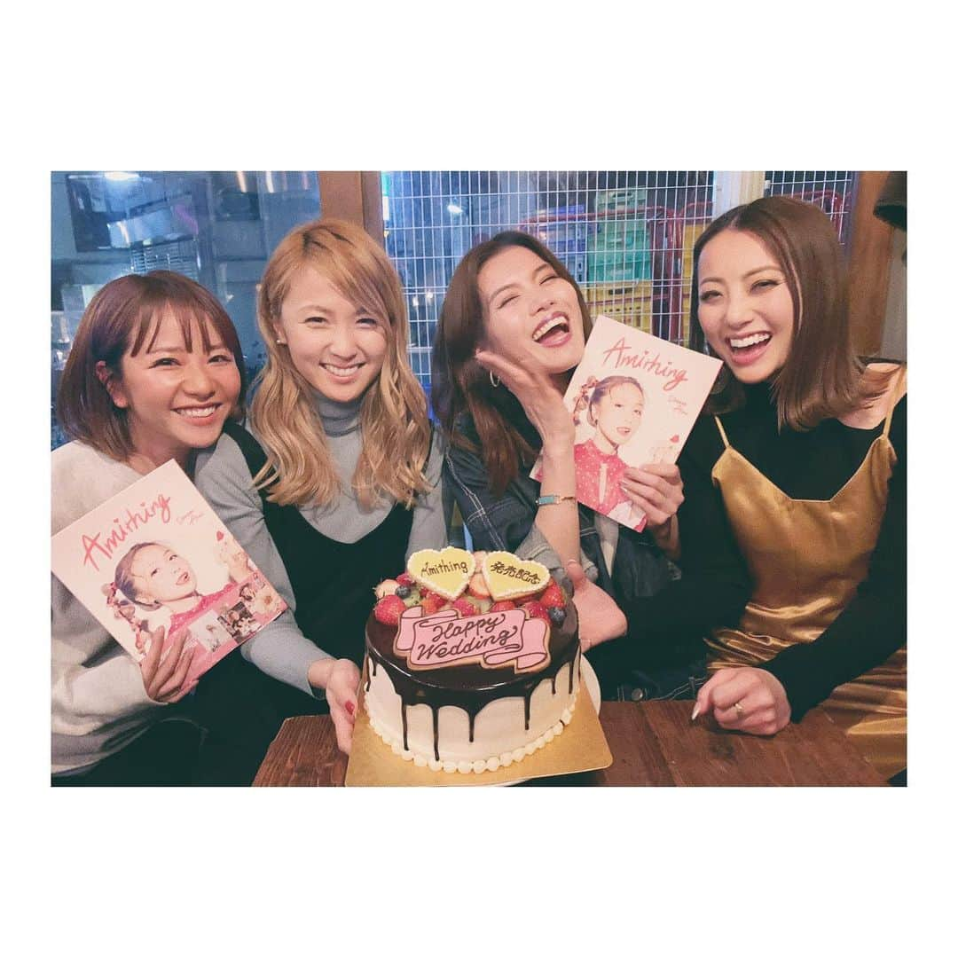 Shizukaさんのインスタグラム写真 - (ShizukaInstagram)「AmiちゃんのスタイルBOOK発売祝い💐 #DreamAmi #Amithing #発売おめでとう #お祝いが沢山」3月6日 1時41分 - shizuka_dream06