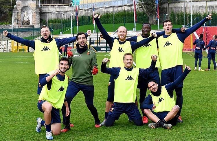 ステファノ・ストゥラーロさんのインスタグラム写真 - (ステファノ・ストゥラーロInstagram)「Squadra vincente!🥇👍🏼 #training @genoacfcofficial」3月6日 0時20分 - stefano.sturaro