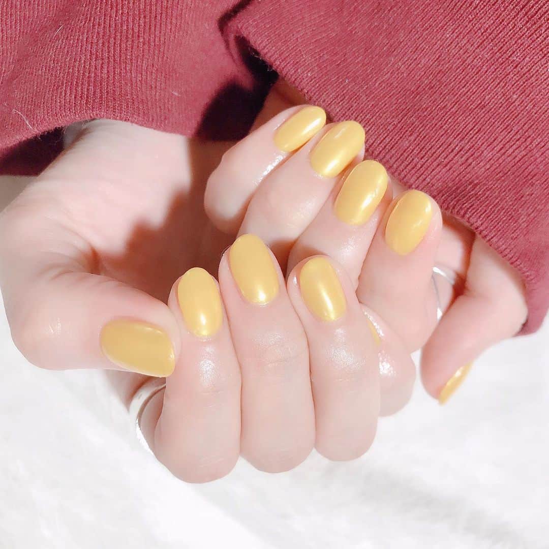 なかやまちえこのインスタグラム：「#メローイエロー 🌙 @pregelofficial ex113.871をmix。 MagicPowder GOLD foot PremDollミューズ GB941 #nail #nails #nailart #ネイル #美甲 #ネイルアート  #japanesenailart #manucure #japanesenails #manicurist #gelnails #أظافر #네일아트 #미용 #vẽmóng #ngườiđẹp  #เพ้นท์เล็บ #искусствоногтя #artedeuñas #เพ้นท์เล็บเจล #ジェルネイルデザイン #ネイルデザイン #senikuku #nagelkunst #ワンカラーネイル #2020ssトレンドカラー #yellow #田野アサミ ちゃん」