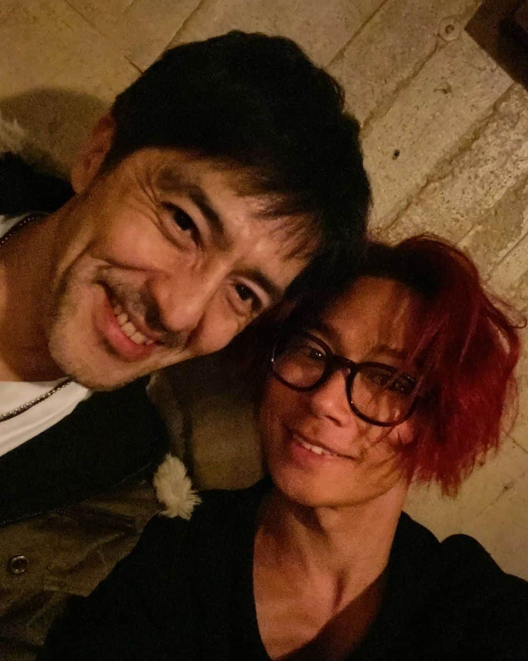 谷中敦さんのインスタグラム写真 - (谷中敦Instagram)「久しぶりに洋平と会えてハッピー過ぎました。 やっぱり大好きだわー。 『寝起きの髪の毛で来てくれました』って書くように言われたの忘れてた笑笑笑笑  #川上洋平 #Alexandros」3月6日 0時39分 - a.yanaka