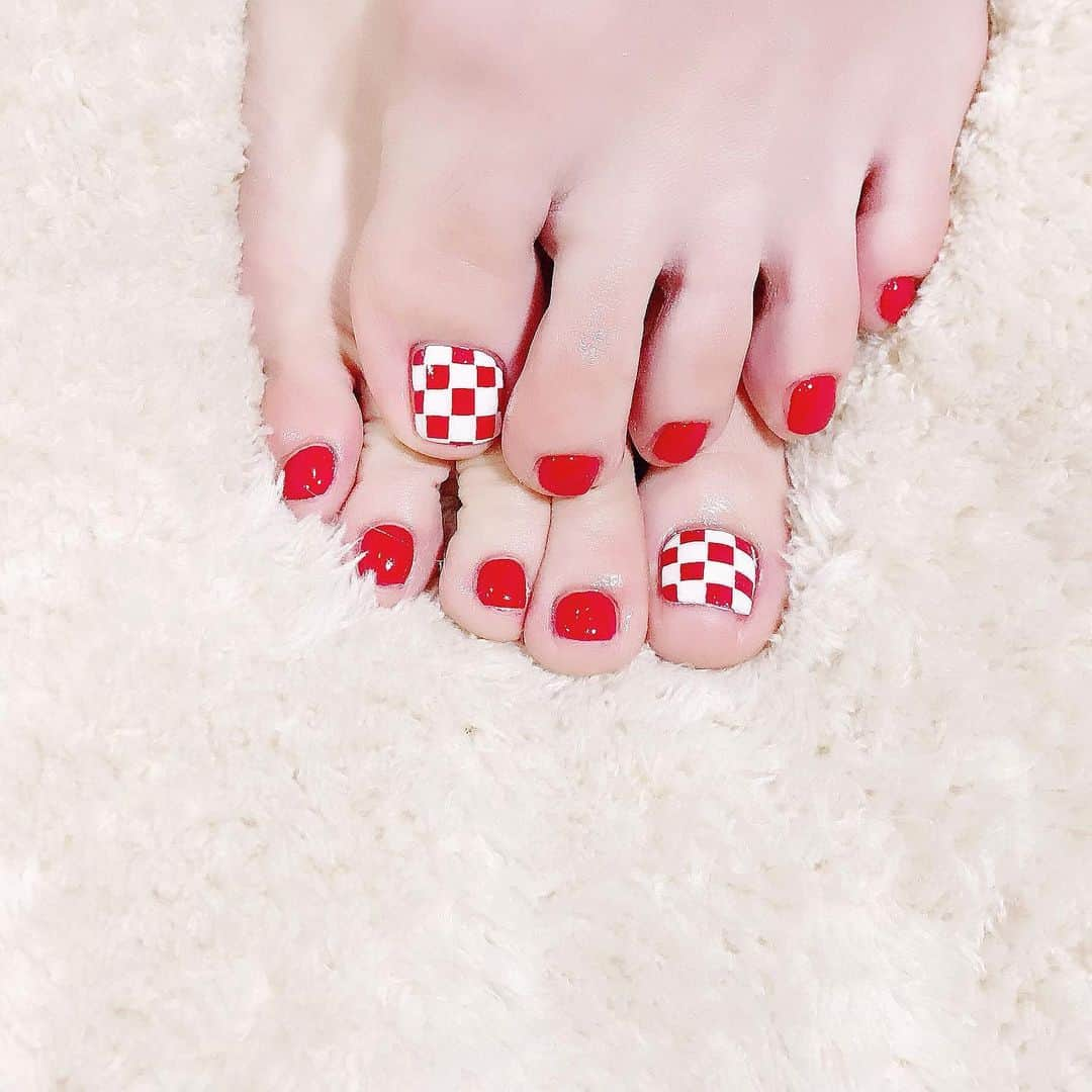 なかやまちえこさんのインスタグラム写真 - (なかやまちえこInstagram)「#red 💄 @pregelofficial マザーズレッド #nail #nails #nailart #ネイル #美甲 #ネイルアート  #japanesenailart #manucure #japanesenails #manicurist #gelnails #أظافر #네일아트 #미용 #vẽmóng #ngườiđẹp  #เพ้นท์เล็บ #искусствоногтя #artedeuñas #เพ้นท์เล็บเจล #ジェルネイルデザイン #ネイルデザイン #senikuku #nagelkunst #ワンカラーネイル #赤ネイル #rednails #silentsiren #ひなんちゅ」3月6日 0時43分 - chiekonakayama