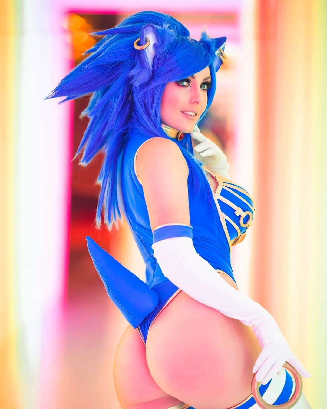 Jessica Nigriさんのインスタグラム写真 - (Jessica NigriInstagram)「Did you guys get a chance to check out the new Sonic Movie?! What did you think!! I made this back when they announced the hella MEME VERSION hahah ⚡️ COMMENT GOTTA GO FAST FOR A CHANCE TO GET THE FULL SET!⚡️ Costume bikini and wig made by me!! Ears: @littleluxies  Costume: @jessicanigri  Wig: @jessicanigri  Photo: @martinwongphoto  Location: @_partywith」3月6日 1時28分 - jessicanigri