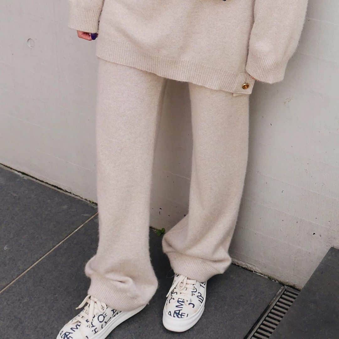 Vintage Brand Boutique AMOREさんのインスタグラム写真 - (Vintage Brand Boutique AMOREInstagram)「Vintage Chanel cashmere sweater and pants set size 36 ▶︎Free Shipping Worldwide✈️ ≫≫≫ DM for more information 📩 info@amorevintagetokyo.com #AMOREvintage #AMORETOKYO #tokyo #Omotesando #Aoyama #harajuku #vintage #vintageshop #ヴィンテージ #ヴィンテージショップ #アモーレ #アモーレトーキョー #表参道 #青山 #原宿#東京 #chanel #chanelvintage #vintagechanel #ヴィンテージ #シャネル #ヴィンテージシャネル #シャネルヴィンテージ #amorewardrobe #アモーレワードローブ」3月5日 17時39分 - amore_tokyo
