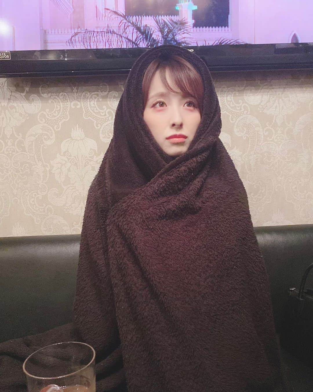 辺見玲菜さんのインスタグラム写真 - (辺見玲菜Instagram)「寒いな... 今日の風は寒くてこんな感じ🤔  #寒い #春 #到来でしょ #まだなの #早く #モコモコ」3月5日 17時46分 - renastagram1222