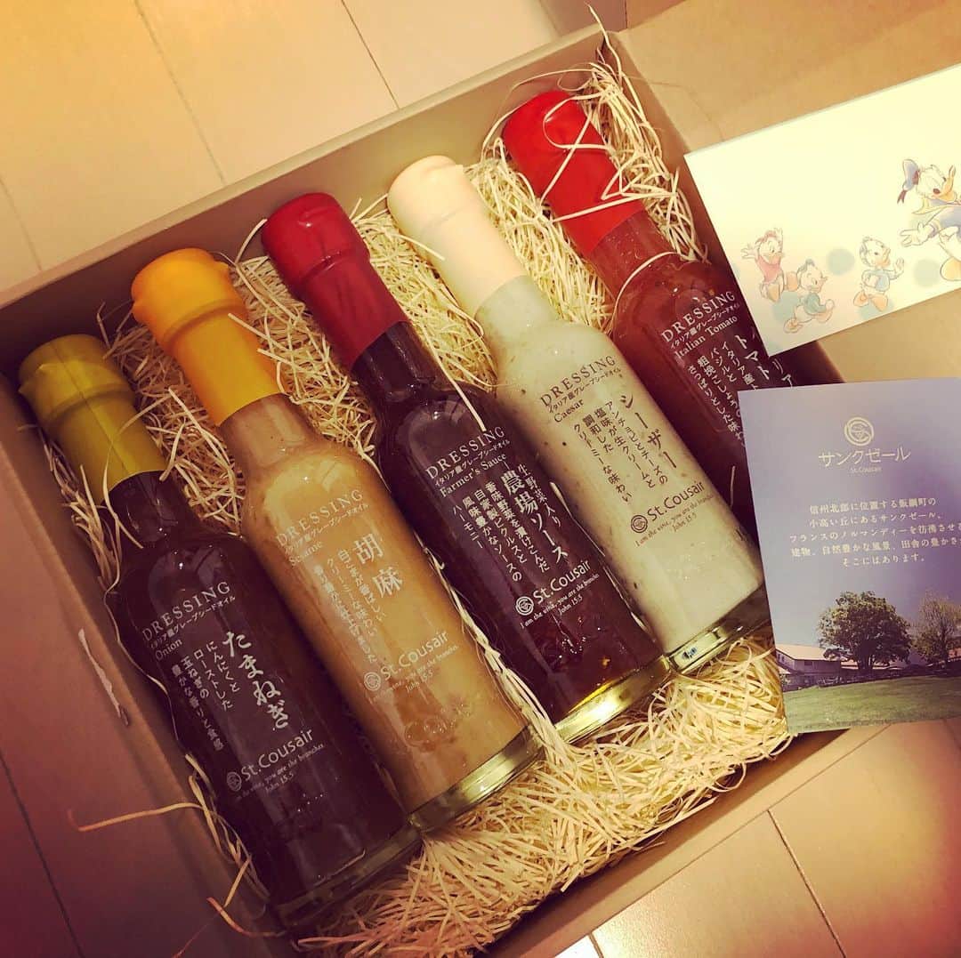 栗原文音のインスタグラム：「引っ越し祝いに素敵な贈り物🎁 えりこありがとう😊🌸🌸」