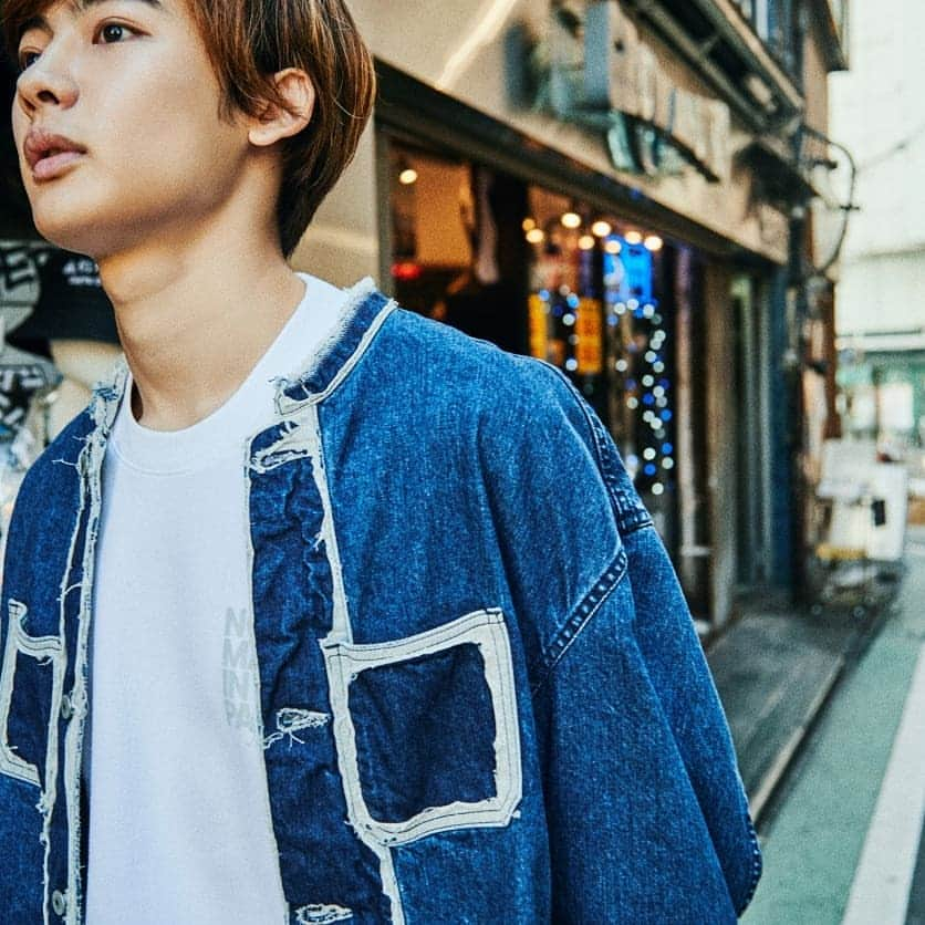 NOA（ノア）さんのインスタグラム写真 - (NOA（ノア）Instagram)「SIXTY MAGAZINE 【ASIAN STREET STYLE】にNOA登場！ 今をトキめくアーティストやモデルと共に、アジアの多国籍なストリートファッションを東京の街に落とし込んで行く新連載企画。  http://mag.sixty-percent.com/archives/24403」3月5日 18時15分 - noamusic_official