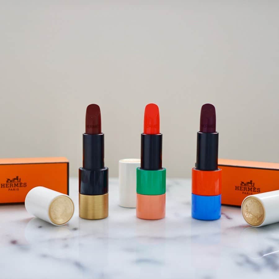 のインスタグラム：「発売を楽しみにしてたルージュエルメス💄 色選びきれなくて限定と合わせて3本ゲット🥰 左から ✔️85番 ✔️51番✔️94番 発色がめちゃくちゃ良くて気に入った💋 また詰め替えも発売されるらしいから 好きな色入れるのも楽しみ🌿  #Hermes#rougehermes  #口紅#リップ#エルメス #💄#cosmetics#コスメ」