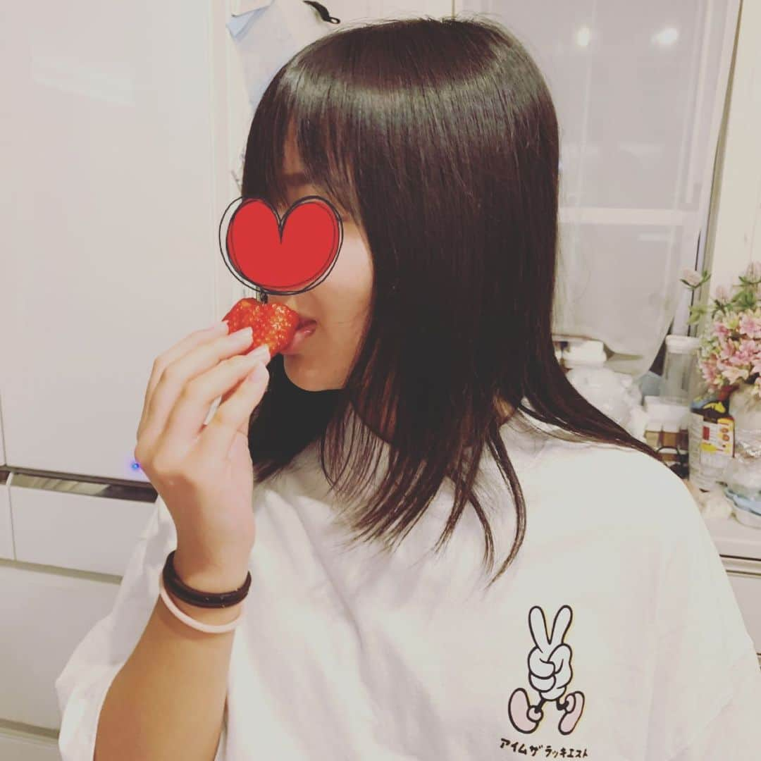 杉浦太陽さんのインスタグラム写真 - (杉浦太陽Instagram)「とちおとめを食べる我が家の乙女(^^) ❤️🍓🍓🍓 @sugiurataiyou_official  #栃木土産 #とちおとめ #を食べる #我が家の乙女 #みんな大喜びっ」3月5日 18時53分 - sugiurataiyou_official