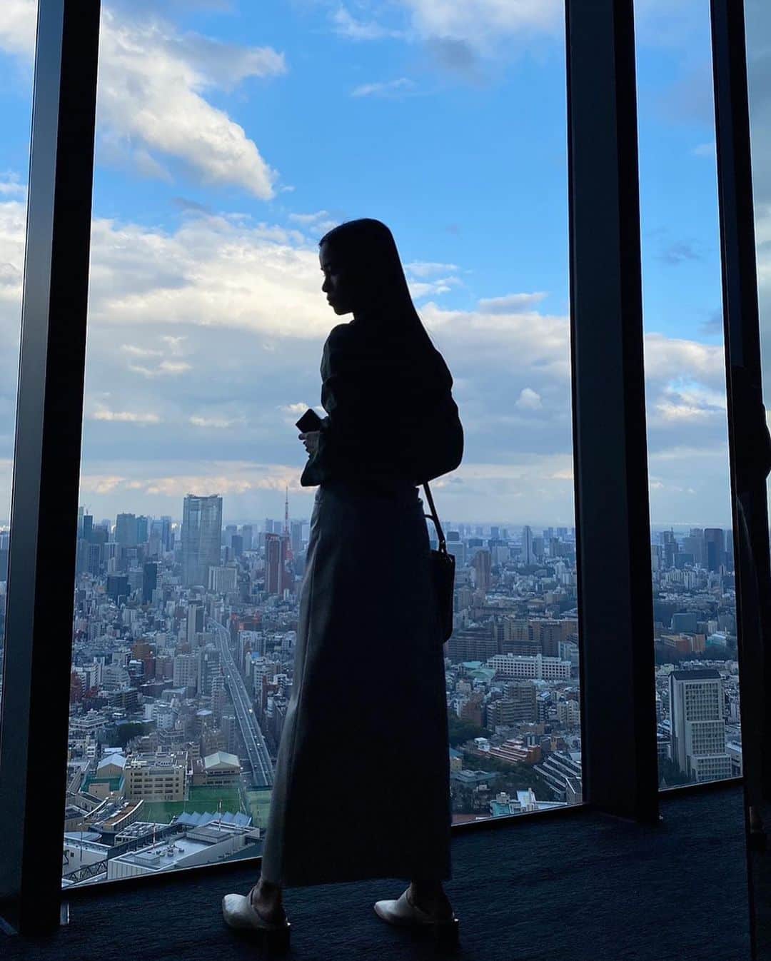 尾崎紗代子さんのインスタグラム写真 - (尾崎紗代子Instagram)「. ちょっと前のSHIBUYA SKYにて😎 (最後の写真のネーベルリング明日20時再入荷します😎) @mone_official_account . #japan #tokyo #shibuya #shibuyasky #渋谷 #selfie #selfiegram  #japanese #tokyo #mom #mother #blackhair #黒髪 #makeup #hairmake  #momlife #mommylife #mommy #男の子ママ #女の子ママ#ママライフ #motherof2」3月5日 18時58分 - osayo_osayo