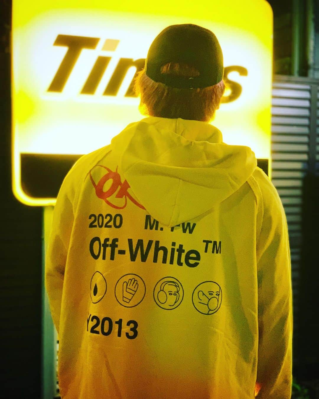 せーぎのインスタグラム：「yellow yatsu  #offwhite #times」