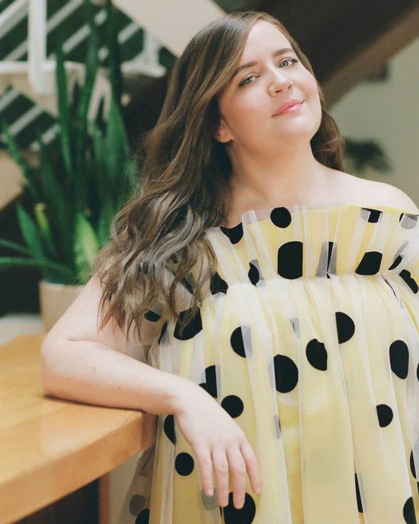 エイディー・ブライアントのインスタグラム：「had the best time talking with @samanthasutton and @instylemagazine about @shrillhulu season 2✨☁️✨」