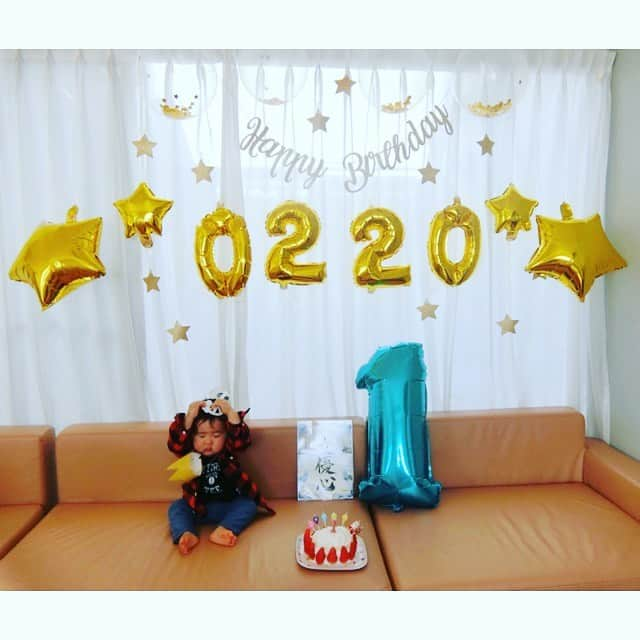 NON-Pさんのインスタグラム写真 - (NON-PInstagram)「友優心⭐️1歳の誕生日㊗️🎉 〜ママの手作りバースデーケーキ編〜🎂❤️🎂❤️🎂❤️🎂❤️ ・ もちろん、じっとはしてくれません😅 動き回るから、理想の写真は全く撮れず📸💦ww 可愛いから良し😍👍💕💕 ・ ・ #誕生日 #birthday #birthdayboy #生まれてきてくれてありがとう  #選んでくれてありがとう #1歳 #1歳誕生日 #㊗️ #birthdaycake #🎂 #party #baby #boy #family #happy #smile  #友優心 #ゆうしん #yuushin #cute #🤱🏻 #家族 #papa #mama #宝物 #mylove #iloveyou #愛してる」3月5日 20時25分 - nonp_mam