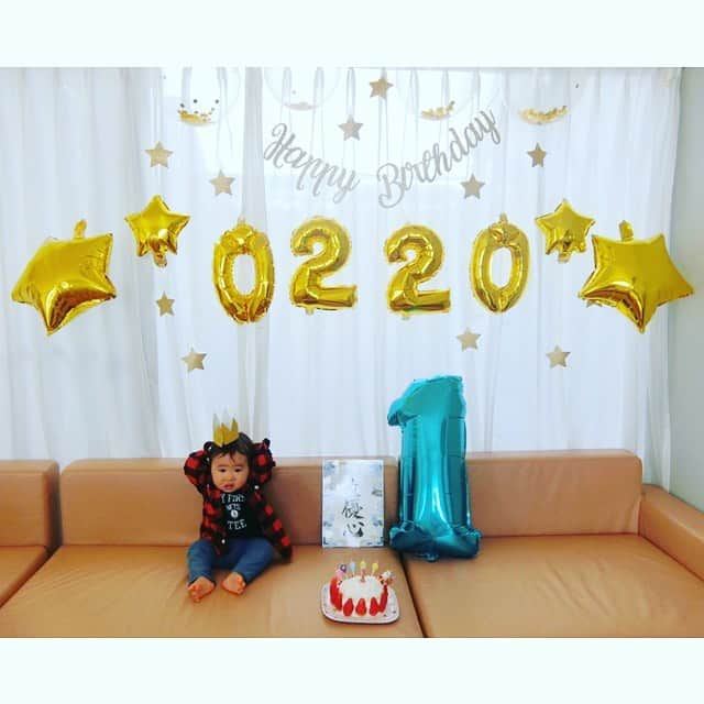 NON-Pさんのインスタグラム写真 - (NON-PInstagram)「友優心⭐️1歳の誕生日㊗️🎉 〜ママの手作りバースデーケーキ編〜🎂❤️🎂❤️🎂❤️🎂❤️ ・ もちろん、じっとはしてくれません😅 動き回るから、理想の写真は全く撮れず📸💦ww 可愛いから良し😍👍💕💕 ・ ・ #誕生日 #birthday #birthdayboy #生まれてきてくれてありがとう  #選んでくれてありがとう #1歳 #1歳誕生日 #㊗️ #birthdaycake #🎂 #party #baby #boy #family #happy #smile  #友優心 #ゆうしん #yuushin #cute #🤱🏻 #家族 #papa #mama #宝物 #mylove #iloveyou #愛してる」3月5日 20時25分 - nonp_mam