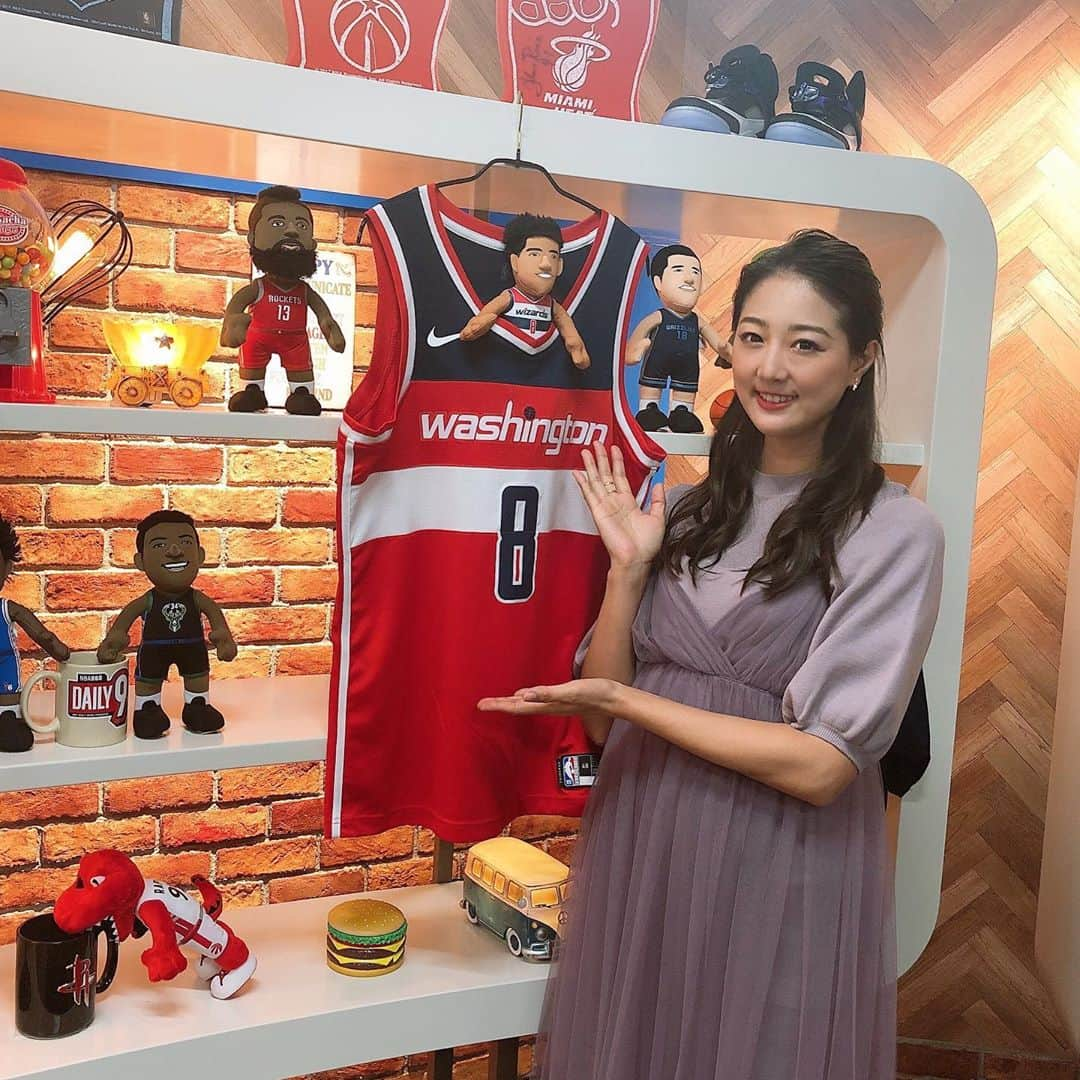 佐々木もよこさんのインスタグラム写真 - (佐々木もよこInstagram)「﻿ このあと21:00〜NBA情報局DAILY9😊‼️﻿ ﻿ 本日は松田悟志さん、塚本清彦さんとお届け💖﻿ ﻿ ﻿ 八村選手と塚本さんの対談最高だよ🙆‍♀️🏀✨﻿ ユニフォームが当たるキャンペーンもあるから是非コメント欄書き込んでね❤️❤️﻿ ﻿ ﻿ そして明日はついに！！﻿ ウォリアーズ、カリーが復帰しそうだよ‼️﻿ めちゃめちゃめちゃ楽しみ〜🥺💕💕﻿ ﻿ ﻿ 今夜と明日！DAILY9出演よろしくね🦦💖✨﻿ ﻿ ﻿ ﻿ ﻿ ﻿ ﻿ ﻿ ﻿ ﻿ ﻿ ﻿ ﻿ #nba#wizards#washintonwizards #fashion#snidel#バスケ#八村塁#ファッション#スナイデル」3月5日 20時46分 - moyoko_atom