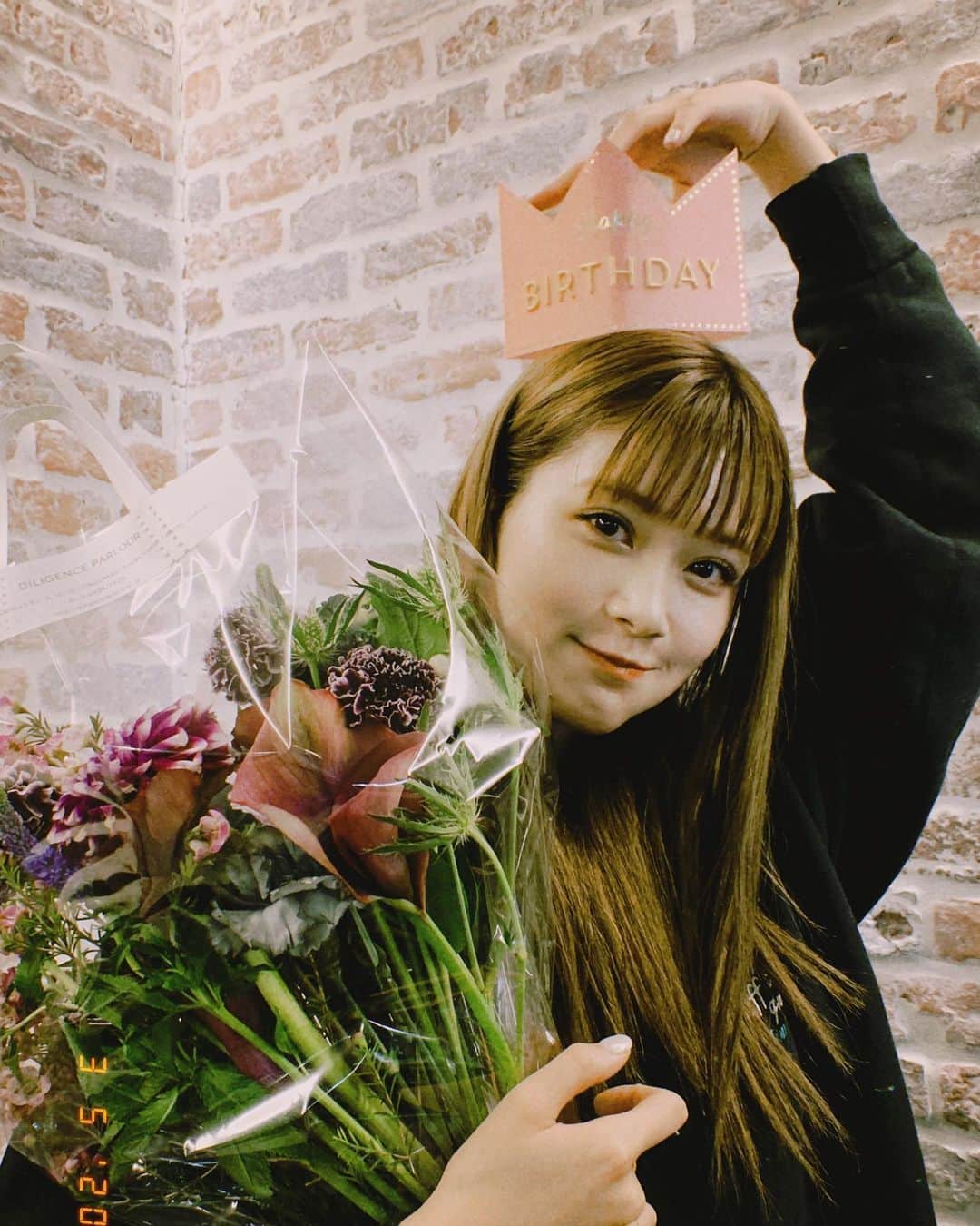 生見愛瑠さんのインスタグラム写真 - (生見愛瑠Instagram)「ウィチポでラジオCMの撮影したよ💖 撮影後に素敵なケーキでお祝いまでして頂きました🥺✨ も~本当に幸せ、、 ありがとうございます🥺💖 @witchsshop」3月5日 20時41分 - meru_nukumi