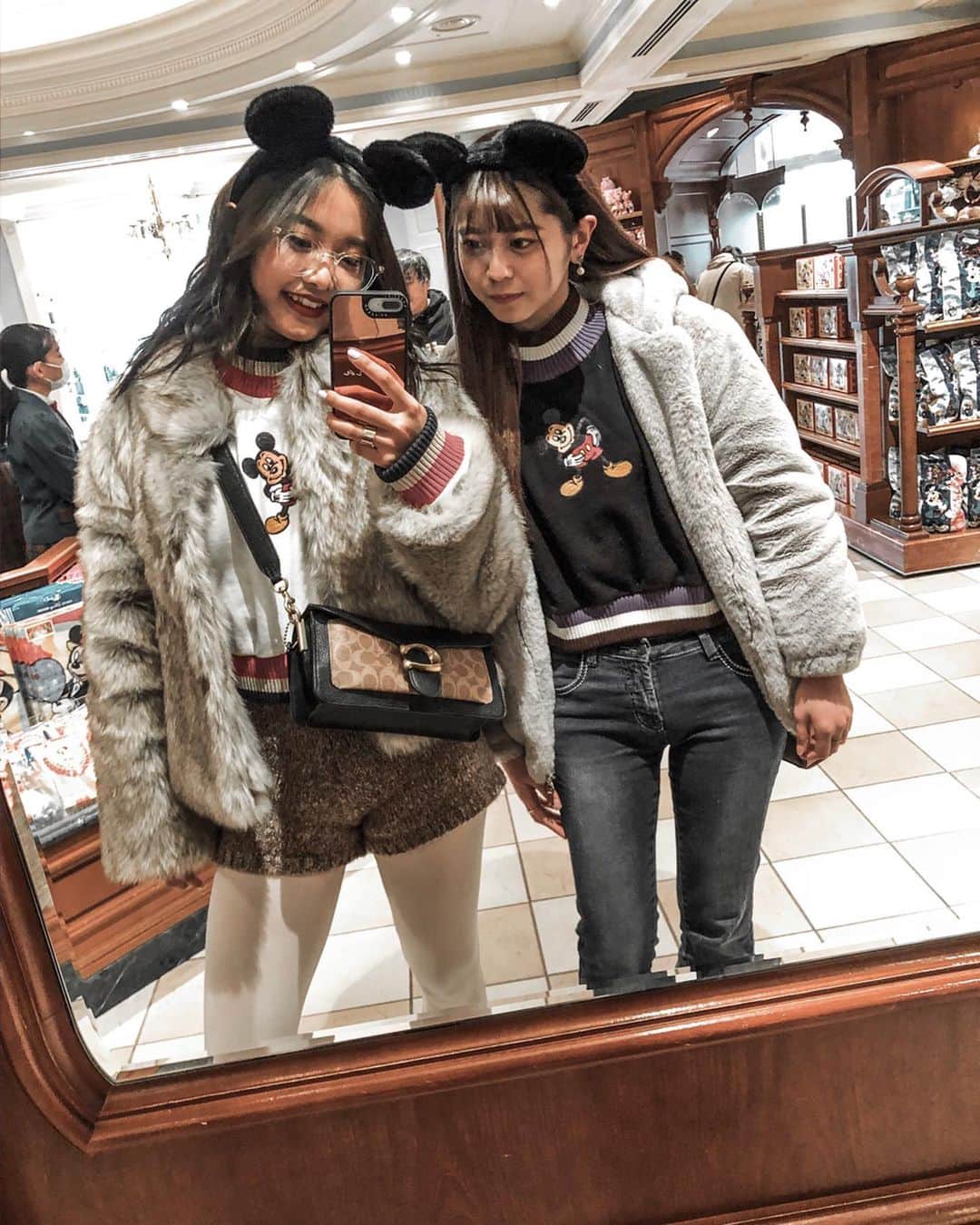 阿部紫夕那さんのインスタグラム写真 阿部紫夕那instagram 今回は ぎんしゅな で Moussyofficial のトップスを イロチで着ていったよ これ可愛すぎて一目惚れした 服 私服 ファッション コーデ コーディネート Coordinate Fashion Ootd