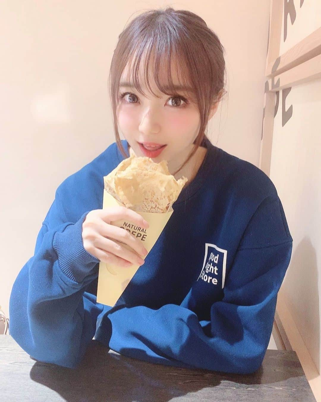 小越しほみさんのインスタグラム写真 - (小越しほみInstagram)「・ ・ ・ 溢れる地元感🥔🥔🥔 ・ ナチュラルクレープ 皮がめっちゃおいしくて感動。 ・ ・ ・ ・ ・ #ナチュラルクレープ #naturalcrape #クレープ #crape #sweets #スイーツ #おやつ #beeps #goodnight5tore #スウェット #スウェット #ポニーテール #食レポ #田舎 #地元 #地元感」3月5日 21時30分 - shihomi1129