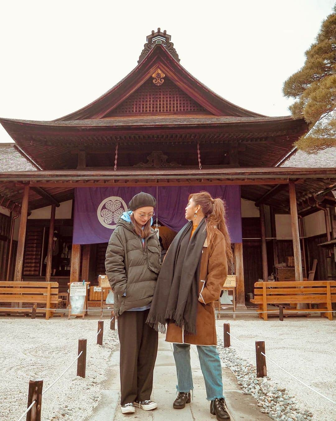 羽石杏奈さんのインスタグラム写真 - (羽石杏奈Instagram)「Snow season in japan🇯🇵❄ . 普段国内より海外旅が多いから、 今回の岐阜、飛騨で日本の素晴らしさを改めて感じた😌💫 美しい自然と、ユニークで繊細な文化を持つ日本。 . 飛騨名物の飛騨牛や朴葉味噌など、ご飯もとっても美味しかった🥺♡ 自然に、文化に、食に、温泉に、と盛り沢山でパーフェクトな旅でした❣️ #飛騨 #genic_japan #奥飛騨温泉郷 #つらって奥飛騨 #飛騨高山 #pr」3月5日 21時30分 - hawaiianna913