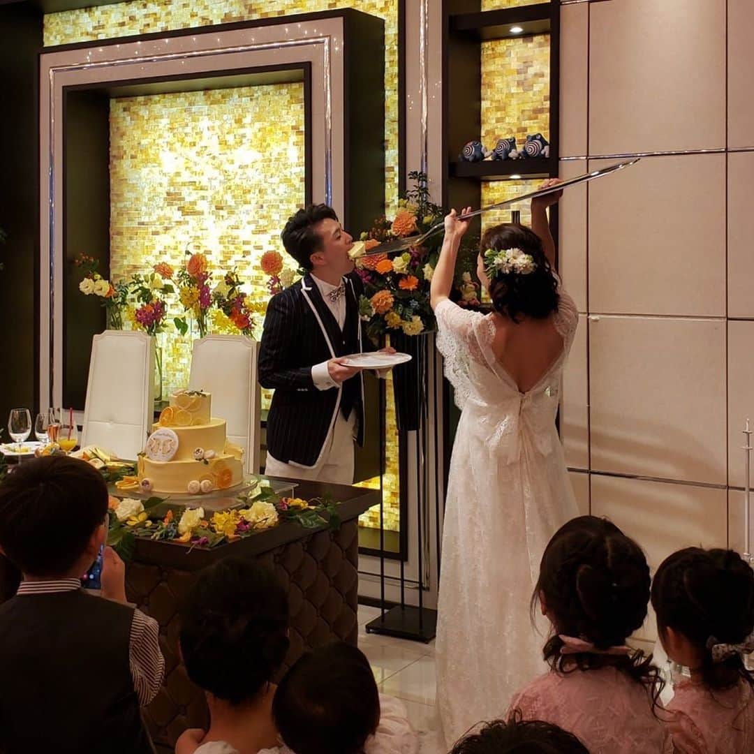 勝亦博物館さんのインスタグラム写真 - (勝亦博物館Instagram)「ご報告！ 2020年3月3日に大好きな家族とみんなと仲間で結婚式を挙げました！💖 超綺麗な妻の姿に終始デレデレなのと、緊張でヤバかったです😂 #ポケモンウエディング だったので、披露宴会場は装飾など、沢山しました⭐️ 式場の人達も全員、いい人達で最高の結婚式が出来ました！😆 これからも家族みんなで楽しく過ごしていきます！✨ 後日動画もYouTubeにて公開しようと思います！  #結婚式 #チャペル #余興 #ポケモン #ポケモン好き #ウエディング #youtuber #かつまたん #勝亦博物館 #ピカチュウ #大好きな人 #pokemon #pokemonwedding #wedding #weddingparty #ファーストバイト #ファーストバイトアイテム #ビックフォーク #結婚」3月5日 21時47分 - katsumatan.0414