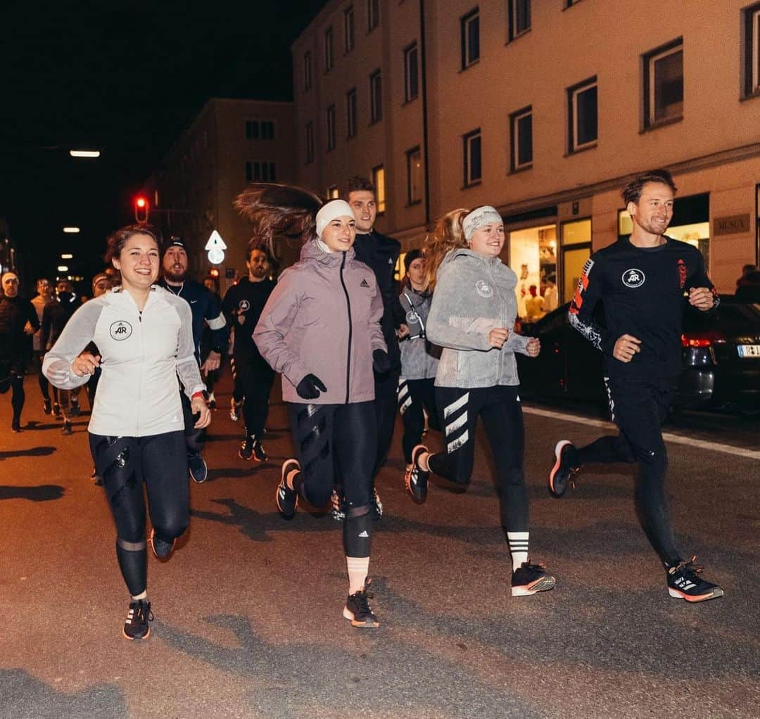 Katrin Fehmさんのインスタグラム写真 - (Katrin FehmInstagram)「Der SL20-Testrun zusammen mit den @adidasrunners Munich war ein absolut schönes Event! Danke, dass ihr alle dabei wart! Gerne wieder! 💯 . . @philphamphoto . . Werbung #adidasrunnersmunich #adidasrunners #adidasrunning #SL20 #passion #sprinting #fehmomenal #jump #bettertogether #adidasfamily #threestripesgang #adidasathlete #munich」3月5日 21時53分 - katifehm