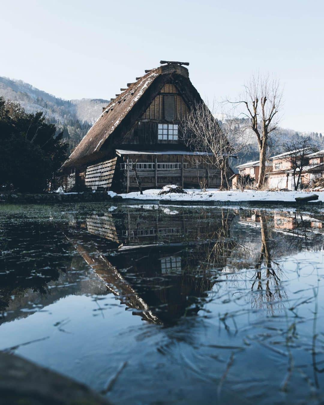 Yuma Yamashitaのインスタグラム：「Gasshou-style houses🙏 #inspirationcultmag #hellofrom 白川郷」