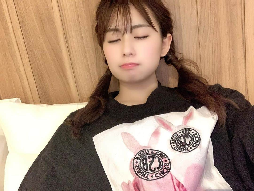 宮本りおさんのインスタグラム写真 - (宮本りおInstagram)「眠たさMAX😪😪😪 明日も早いからもう寝ます！！！！！！！！！！！ この時間にお布団入るの久しぶりかも🙄」3月5日 22時03分 - rio_miyamoto83