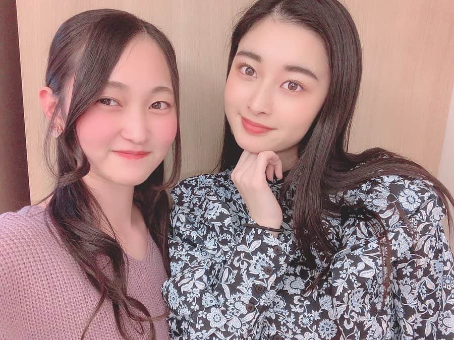 西山なずなのインスタグラム：「. 春休みの半分を一緒に過ごした。 東京に会いにきてくれてありがとう❤️ 熱海旅行から始まり、 たくさんの楽しくてドキドキでわくわくな時間を過ごしたね。 また会える日までこれからもお互い頑張っていこう！ 4月から保育士さん頑張ってね🥰👍 ・ ・ #また熱海の時の写真😂 #ありがとう #楽しかったな #なずなとあいり #色んなところで姉妹と間違えられたね  #中学生の時もよく間違えられてたね #myfriend #girls #happytime #instalike #instagood」
