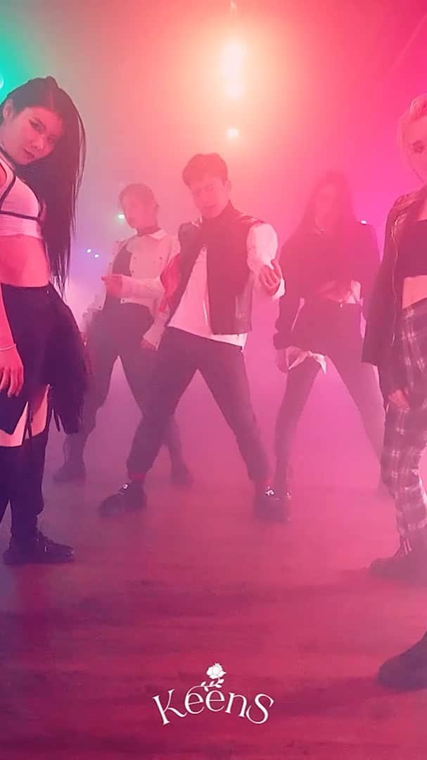 JaeWon Shimのインスタグラム：「- EXO - Obsession Cover @mihawkback  @alswjdddd @hwang__sooyeon @garnet_seulki @ri_yeeeeee」