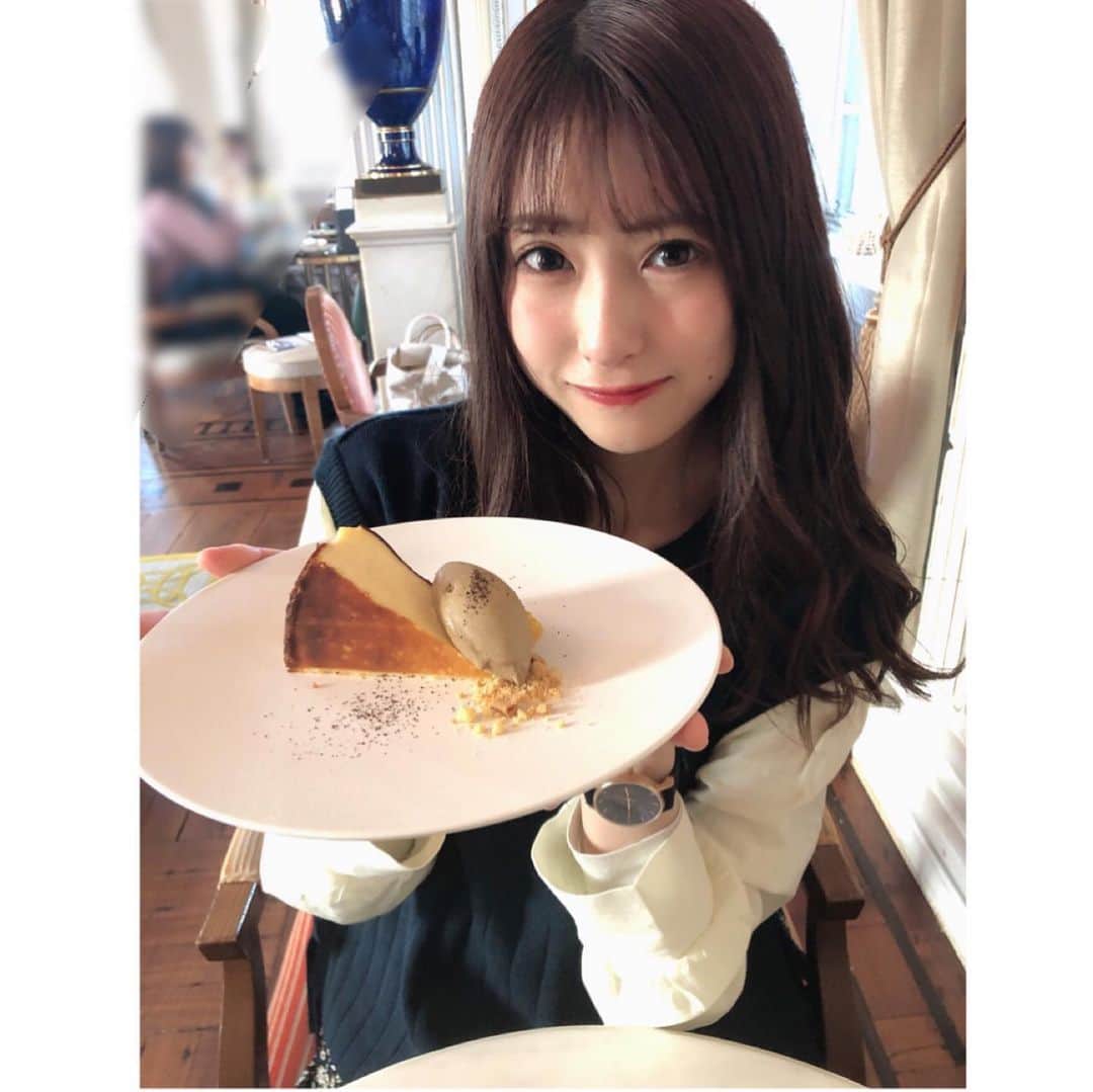 華山志歩さんのインスタグラム写真 - (華山志歩Instagram)「バスクチーズと紅茶のアイスの組み合わせ最高🤤💓」3月5日 23時15分 - shiho_hanayama_official