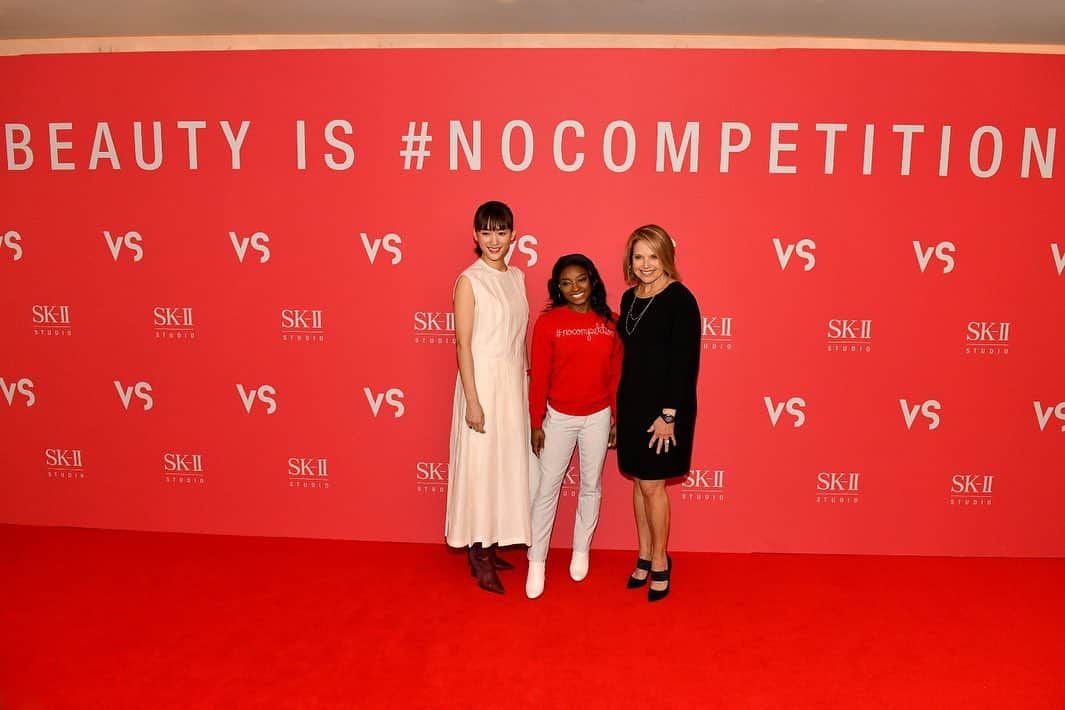 SK-II's Official Instagramさんのインスタグラム写真 - (SK-II's Official InstagramInstagram)「Truly honored to have @simonebiles, @katiecouric, and Haruka Ayase to share their thoughts about Beauty is #NOCOMPETITION and the upcoming #VSseries!」3月5日 23時48分 - skii