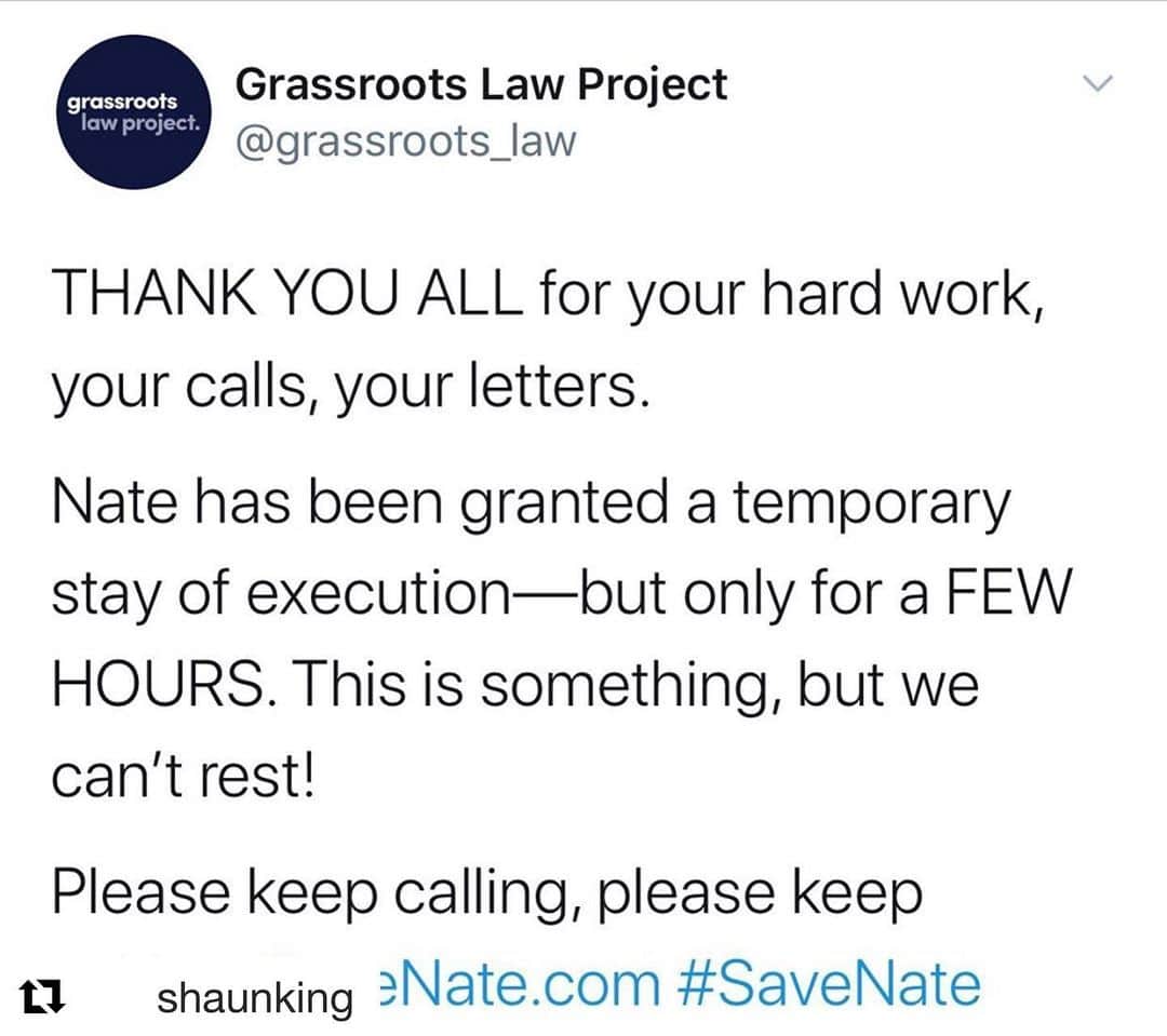 ミラ・ジョヴォヴィッチのインスタグラム：「Thanks to everyone for your help!! But let’s keep writing and calling! I’ve written 10 times today and called as many times! Every person counts so thank you all for helping save an innocent man!  Nate Woods will be executed in a few hours for a crime he did not commit. He was arrested on a misdemeanor and while he was under arrest, gunshots were fired from inside the house Nate was in by another person and 3 police officers were killed. Nate HAD NOTHING TO DO WITH IT and was already apprehended when the shots were fired. The perpetrator also confessed to the shootings and was put on death row, but prosecutors decided to go after Nate as well, even though he is innocent. Please go to www.savenate.com and sign the letter to the governor and call his office to tell him how wrong it is to execute an innocent man!」