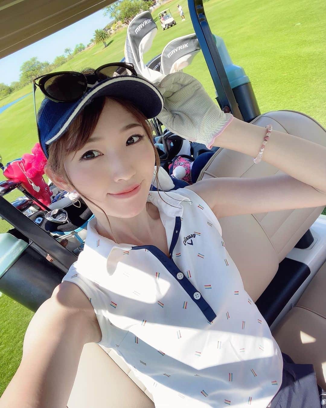 美波千夏さんのインスタグラム写真 - (美波千夏Instagram)「今日はホアカレイカントリークラブに来てます⛳️綺麗で可愛くて大好きなゴルフ場になってしまった🥺❤️ ウェアは多分私が1番最初に買った　@callawayapparel_japan です❤️ 日焼け対策は日焼け止めのみ！w . . . . #ハワイゴルフ #hawaiigolf #hoakaleicountryclub #ホアカレイカントリークラブ」3月6日 10時31分 - chinatsu_minami