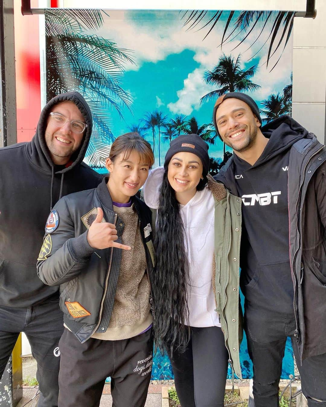 杉山しずかさんのインスタグラム写真 - (杉山しずかInstagram)「ran into these happy mates!! @rvddw_tokyo  congratulations!  hope see u soon!!! in AUS again!! #ATA #Australia #cmbt #mma #bjj #kickboxing #rvddw #fitness」3月6日 10時31分 - shizukasugiyama0211