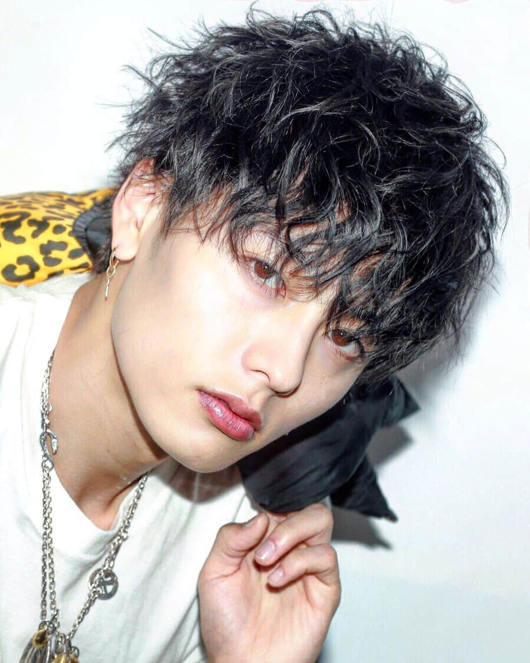 大橋岬さんのインスタグラム写真 大橋岬instagram 髪型 ヘアカラー メンズファッション メンズパーマ 韓国コスメ 韓国ヘア マッシュ男子 メンズサロン サロンモデル ジェットモヒカン トレンドヘア 黒髪 登坂広臣 Goros Supreme メイクアップ 韓国